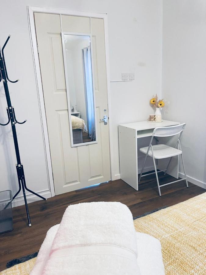 Small Doble, Shared House Filton Dış mekan fotoğraf